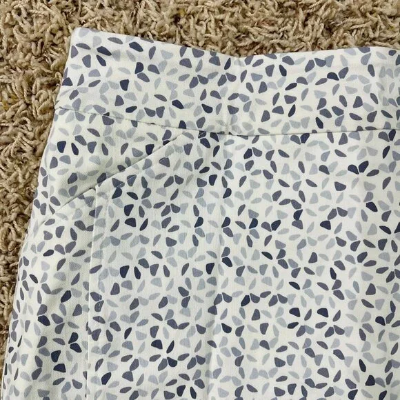 S.C. & CO. Women's Tummy Control Skort Pebble, Size Large (New) - Picture 6 of 16